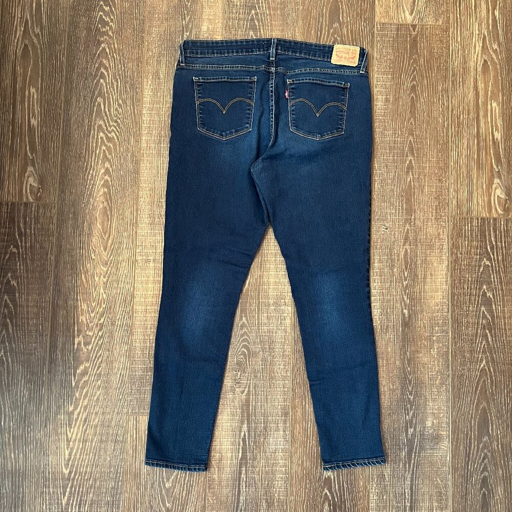 Levi’s 711 Skinny Jeans – Size 33